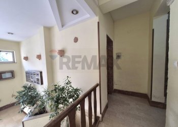 Hall / corridoio - Apartment Via Resuttana
 
267, Palermo - photo 13