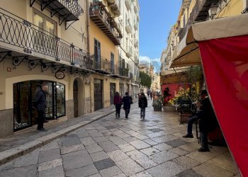 Edificio all\'aperto - Attività Commerciale Via Discesa dei Giudici
 
32, Palermo - foto 2