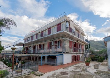 Edificio all\'aperto - Semi-detached house via Olio di Lino
 
16, Palermo - photo 2
