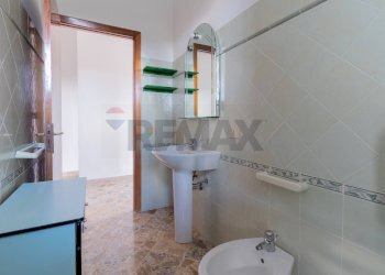 Bagno - Semi-detached house via Olio di Lino
 
16, Palermo - photo 36