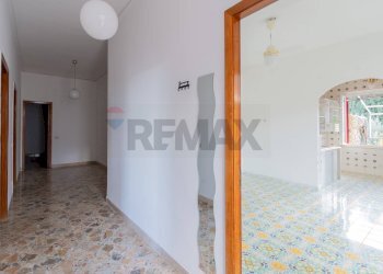 Hall / corridoio - Semi-detached house via Olio di Lino
 
16, Palermo - photo 43