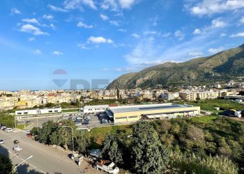 Vista delle montagne - Quadrilocale Via Placido Rizzotto
39, Palermo - foto 11