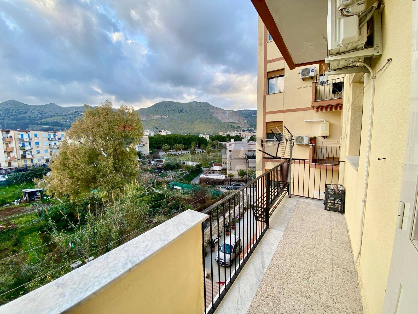Balcone - Four-room apartment Viale Caltagirone
 
4, Palermo - photo 2