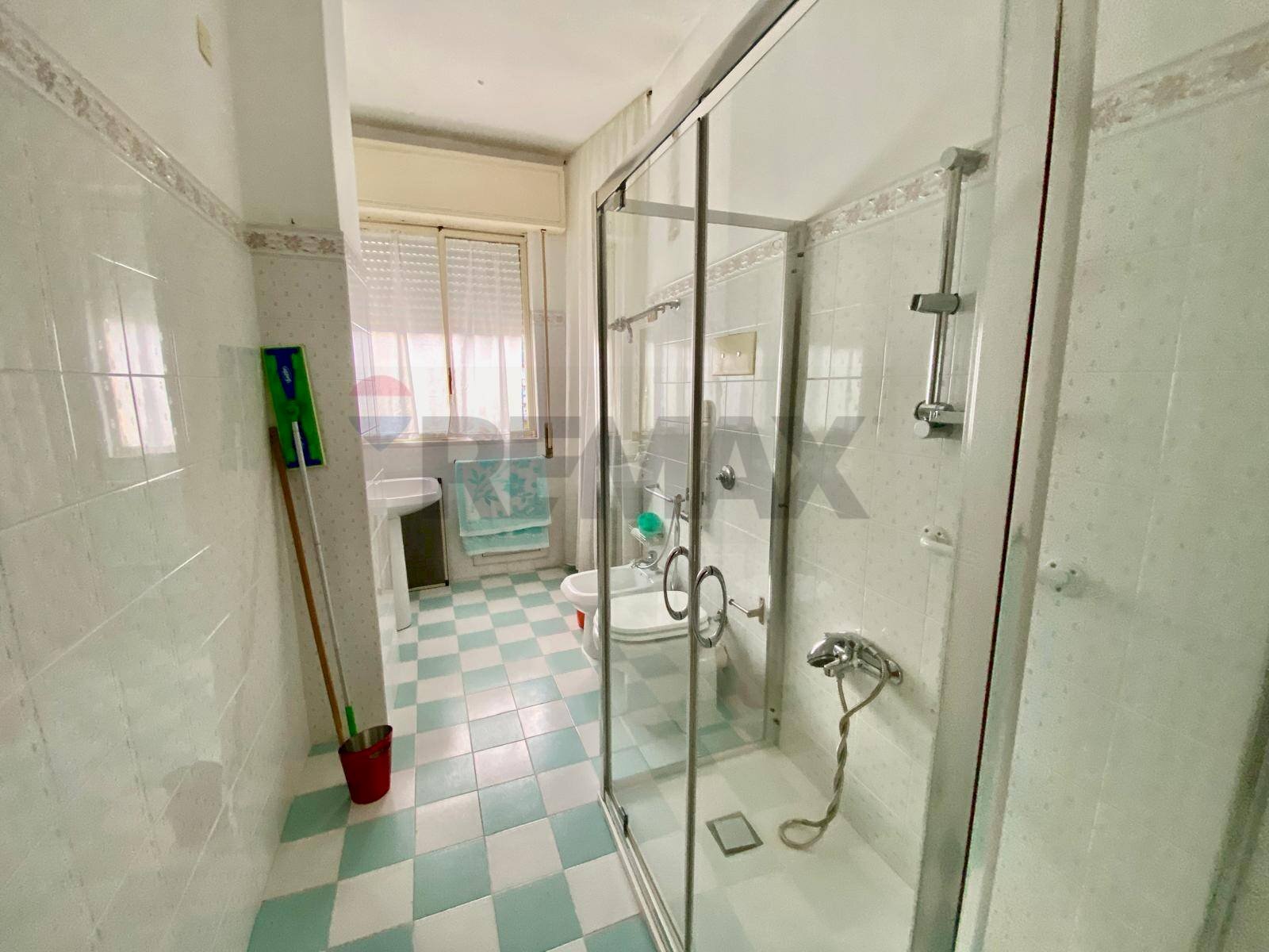 Bagno - Four-room apartment Viale Caltagirone
4, Palermo - photo 3