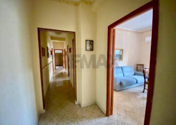 Hall / corridoio - Four-room apartment Viale Caltagirone
 
4, Palermo - photo 7