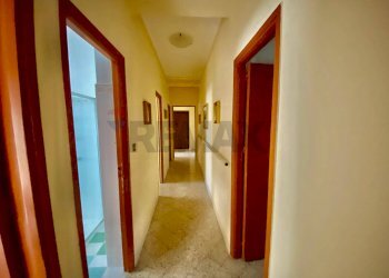 Hall / corridoio - Four-room apartment Viale Caltagirone
 
4, Palermo - photo 8
