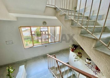 Scale - Four-room apartment Viale Caltagirone
 
4, Palermo - photo 12