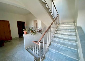 Scale - Four-room apartment Viale Caltagirone
 
4, Palermo - photo 30