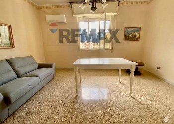 Soggiorno - Four-room apartment Viale Caltagirone
 
4, Palermo - photo 34