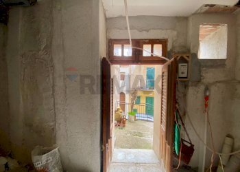 Stanza vuota - Casa indipendente via jorga
 
19, Piana degli Albanesi - foto 11