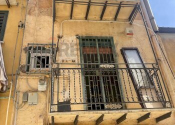 Edificio all\'aperto - One-room apartment salita guardì
 
12, Monreale - photo 2