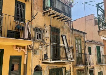 Edificio all\'aperto - One-room apartment salita guardì
 
12, Monreale - photo 3