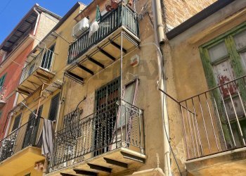 Edificio all\'aperto - One-room apartment salita guardì
 
12, Monreale - photo 4