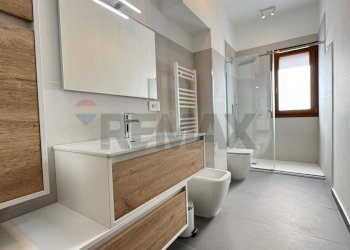 Bagno - Trilocale Via Val Di Mazara
38, Palermo - foto 4