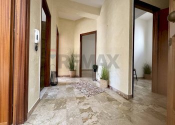 Hall / corridoio - Apartment Via Tenente Nino Caravaglios
 
91, Alcamo - photo 10
