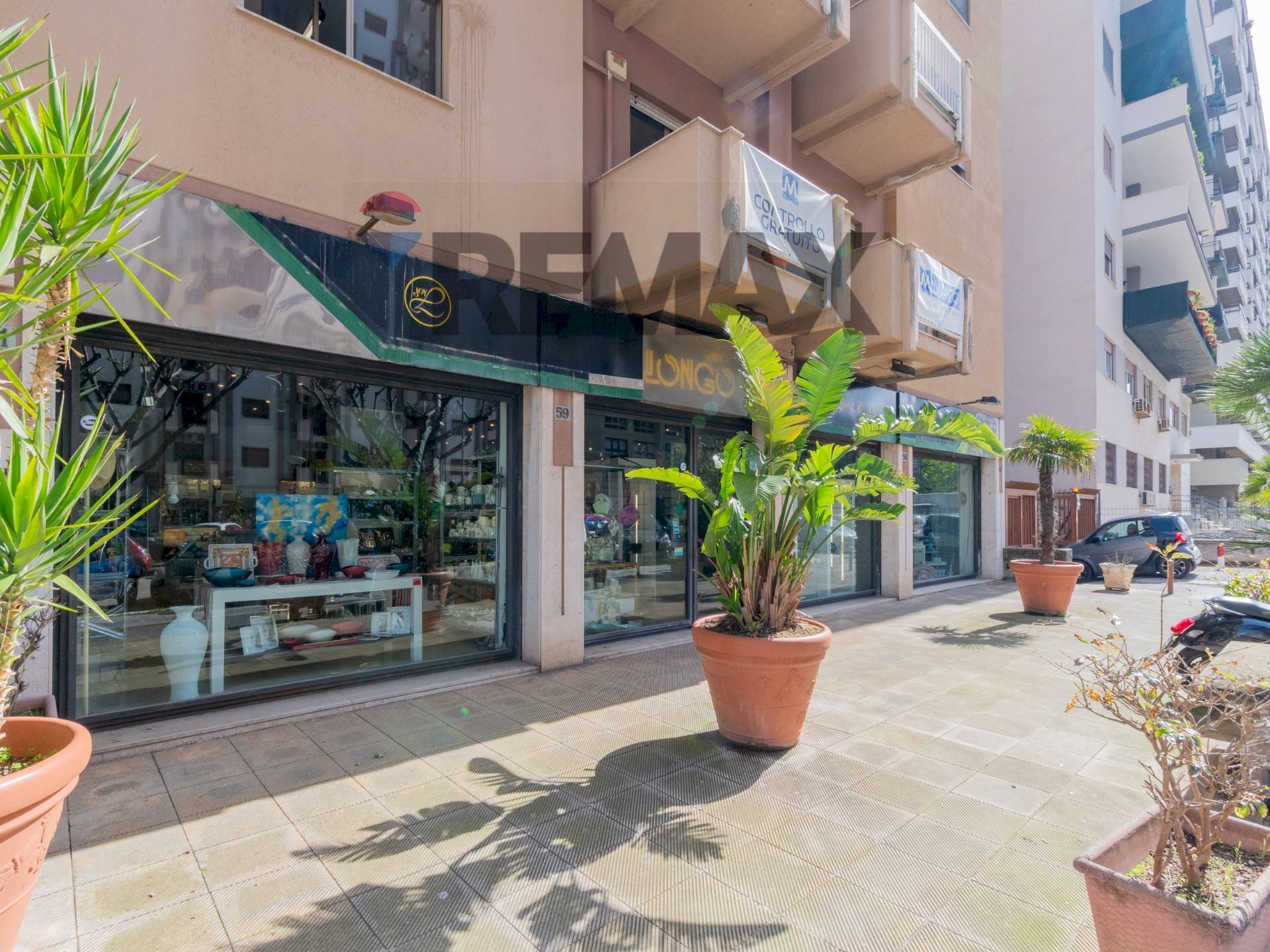 Edificio all\'aperto - Negozio Viale Emilia
 
53-55-57-59, Palermo - foto 1