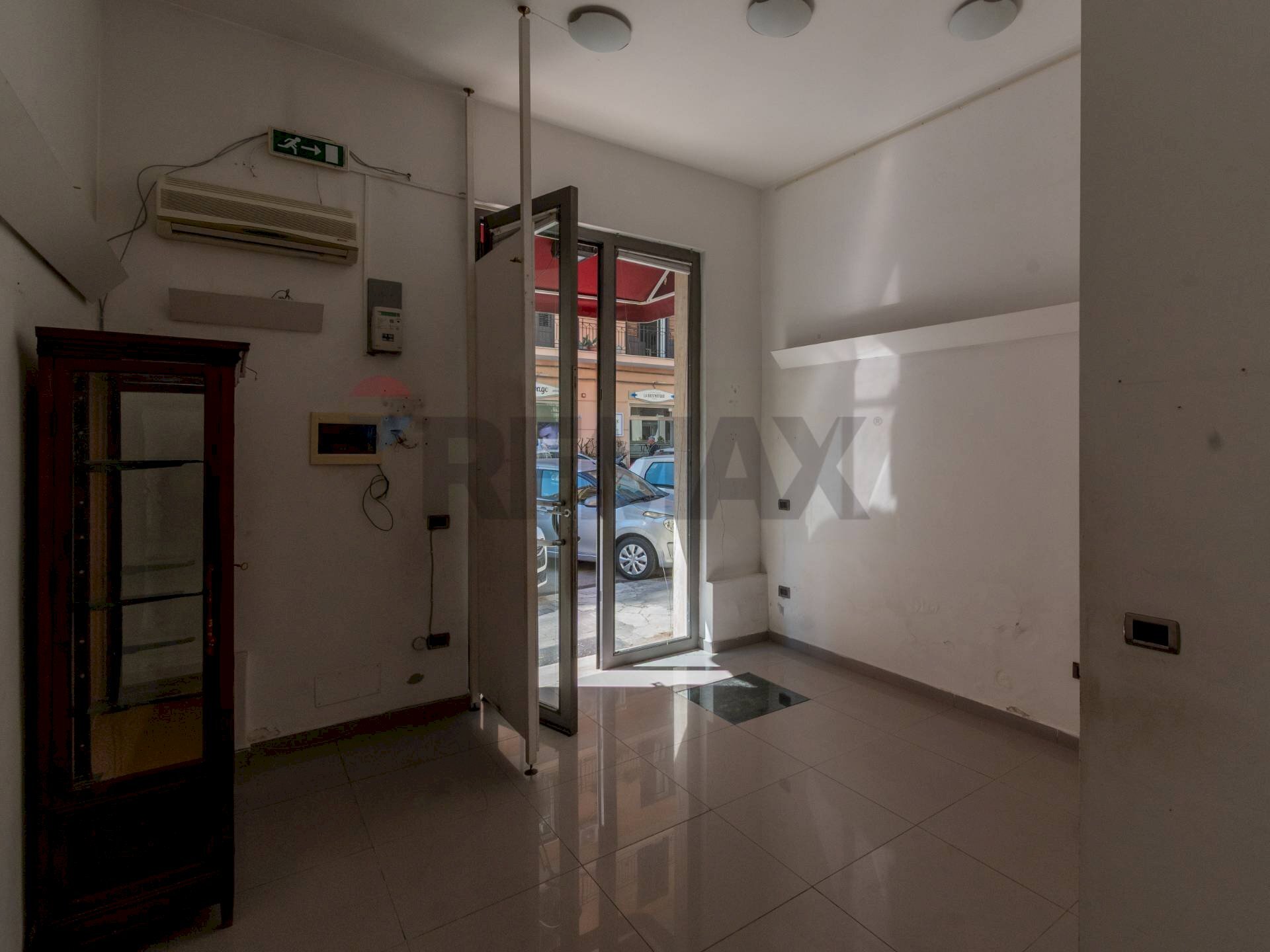 Stanza vuota - Shop Via Gioacchino Di Marzo
 
53, Palermo - photo 3