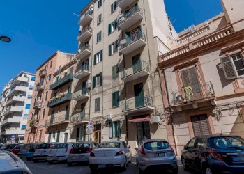 Edificio all\'aperto - Negozio Via Gioacchino Di Marzo
53, Palermo - foto 1