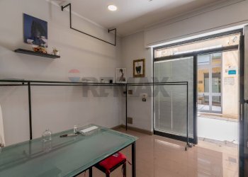 sala - Locale Commerciale Via Gaetano Filangeri
 
36-38, Palermo - foto 2