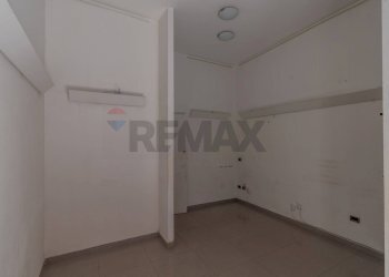 Stanza vuota - Negozio Via gioacchino Di Marzo
53, Palermo - foto 5