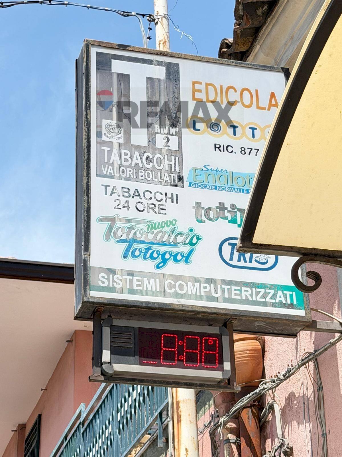 Edificio all\'aperto - Attività Commerciale Via Etnea
406/408, Gravina di Catania - foto 3
