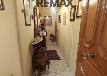 Hall / corridoio - Three-room apartment Via Solferino
 
41, Catania - photo 14