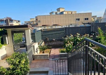 Terrazza - Casa semi indipendente Via Vittorio Emanuele Da Bormida
 
57, Catania - foto 6