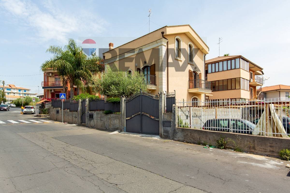 Casa all\'aperto - Casa indipendente Via Poggio del Lupo
 
47/B, Misterbianco - foto 1