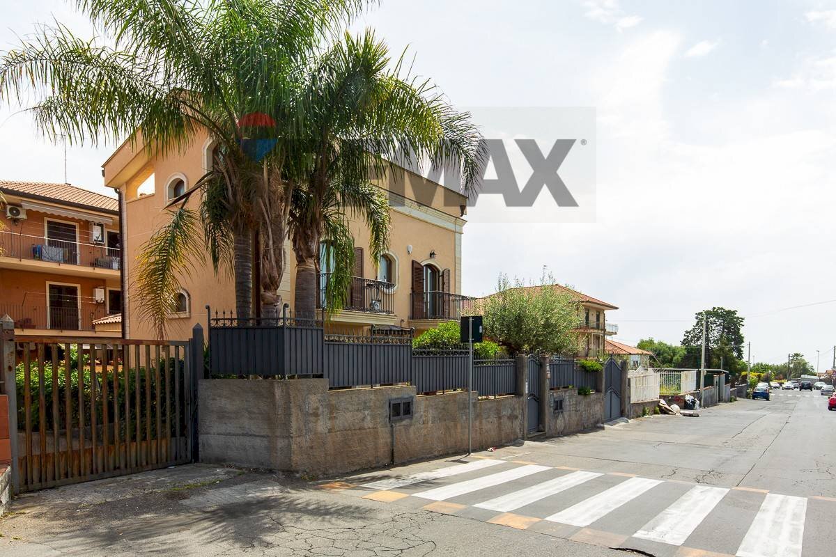 Casa all\'aperto - Casa indipendente Via Poggio del Lupo
47/B, Misterbianco - foto 3