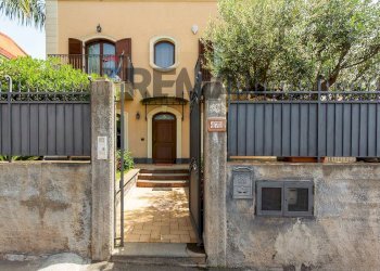 Casa all\'aperto - Casa indipendente Via Poggio del Lupo
 
47/B, Misterbianco - foto 5