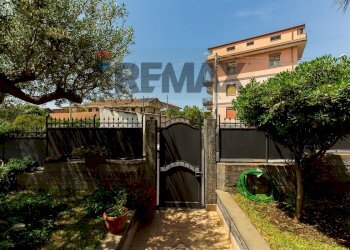 Giardino - Casa indipendente Via Poggio del Lupo
 
47/B, Misterbianco - foto 18