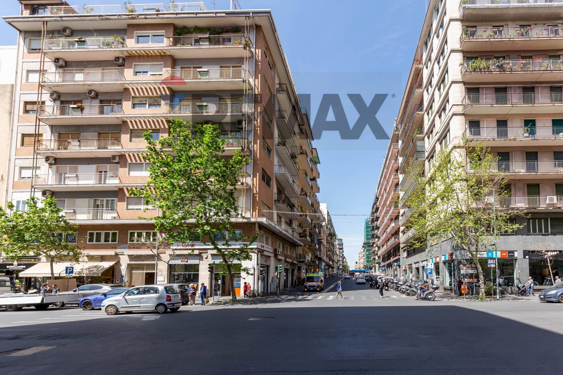 Edificio all\'aperto - Three-room apartment Viale Vittorio Veneto
 
45, Catania - photo 1