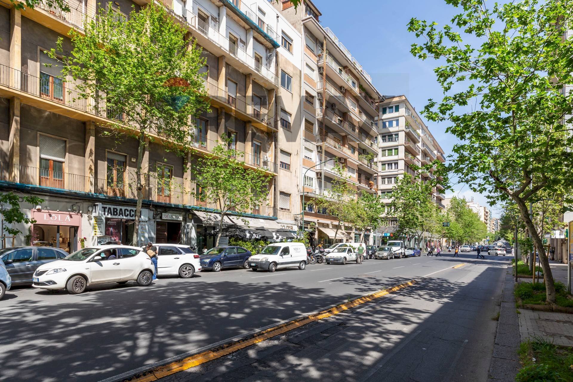 Edificio all\'aperto - Three-room apartment Viale Vittorio Veneto
 
45, Catania - photo 2