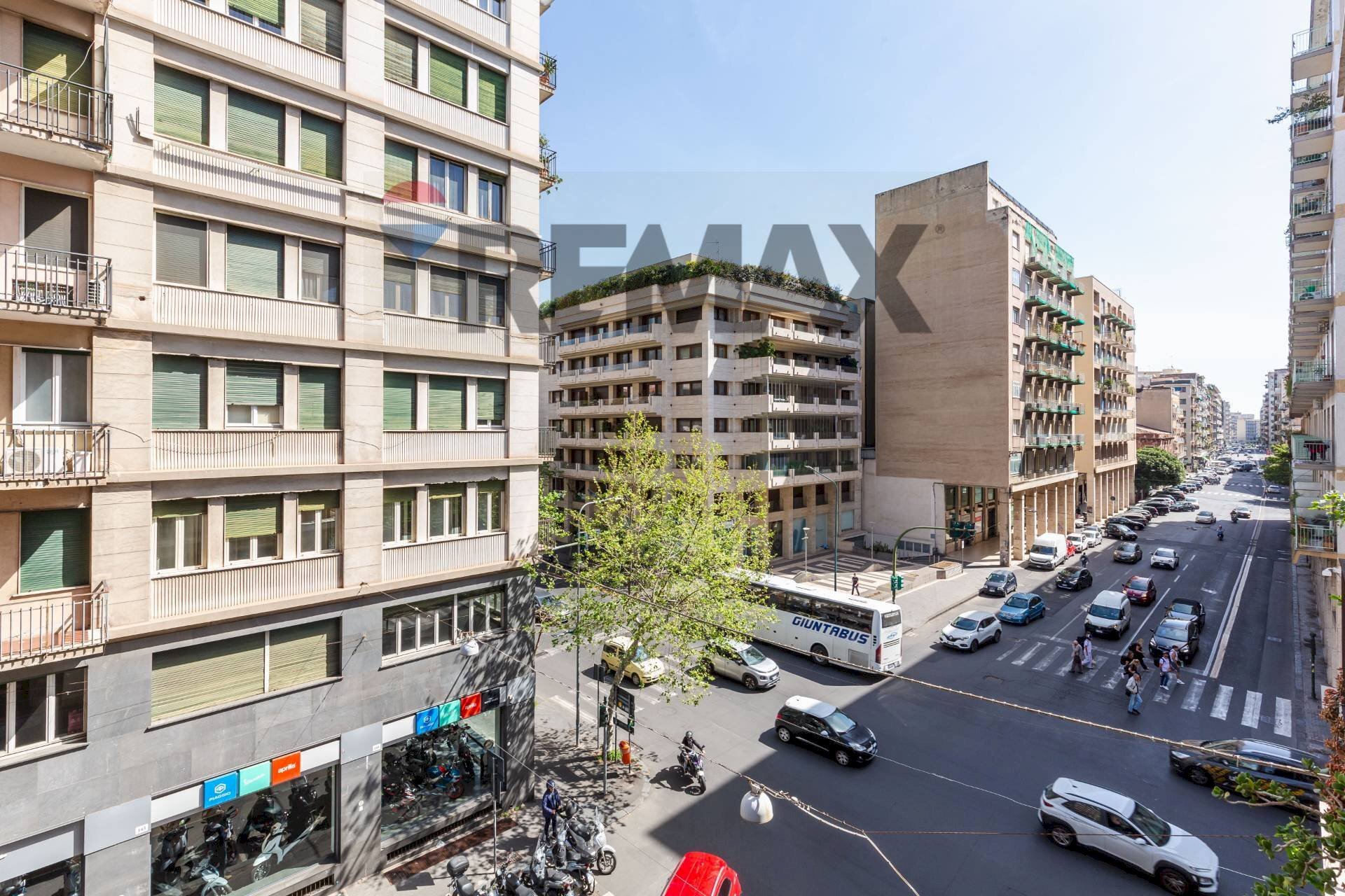 Edificio all\'aperto - Three-room apartment Viale Vittorio Veneto
 
45, Catania - photo 3