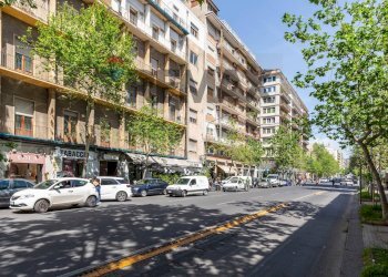 Edificio all\'aperto - Three-room apartment Viale Vittorio Veneto
 
45, Catania - photo 2