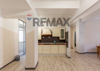 Cucina - Three-room apartment Viale Vittorio Veneto
 
45, Catania - photo 7