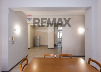 Sala da pranzo - Three-room apartment Viale Vittorio Veneto
 
45, Catania - photo 10