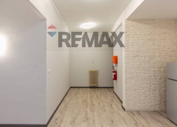 Hall / corridoio - Three-room apartment Viale Vittorio Veneto
 
45, Catania - photo 13
