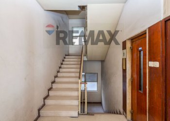 Scale - Three-room apartment Viale Vittorio Veneto
 
45, Catania - photo 30