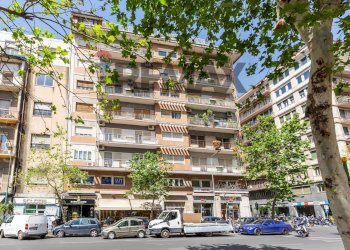 Edificio all\'aperto - Three-room apartment Viale Vittorio Veneto
 
45, Catania - photo 33