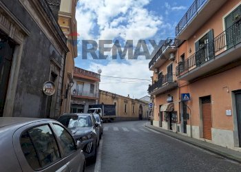 Edificio all\'aperto - Ufficio Via Giuseppe Garibaldi
159/163, Viagrande - foto 1