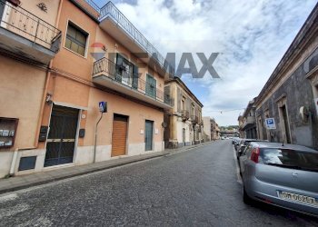 Edificio all\'aperto - Ufficio Via Giuseppe Garibaldi
159/163, Viagrande - foto 3