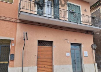 Edificio all\'aperto - Ufficio Via Giuseppe Garibaldi
159/163, Viagrande - foto 5