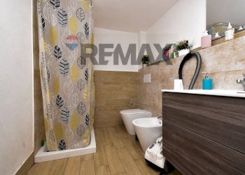 Bagno - Independent house Via Enrico Campisano
 
73, Catania - photo 21