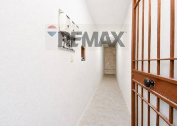 Hall / corridoio - Independent house Via Enrico Campisano
 
73, Catania - photo 34