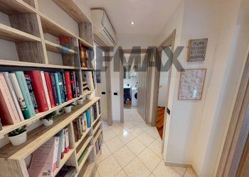 Hall / corridoio - Three-room apartment Settala - photo 20