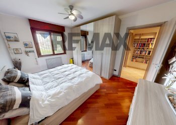 Camera / camera da letto - Three-room apartment Settala - photo 30