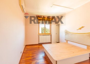 Camera / camera da letto - Appartamento viale cante di montevecchio
 
38, Monte Porzio - foto 21