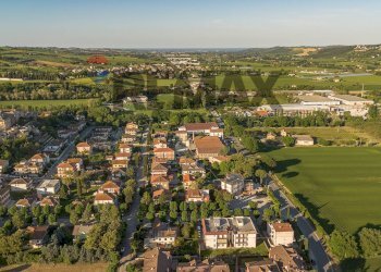 Edificio all\'aperto - Appartamento viale cante di montevecchio
 
38, Monte Porzio - foto 26