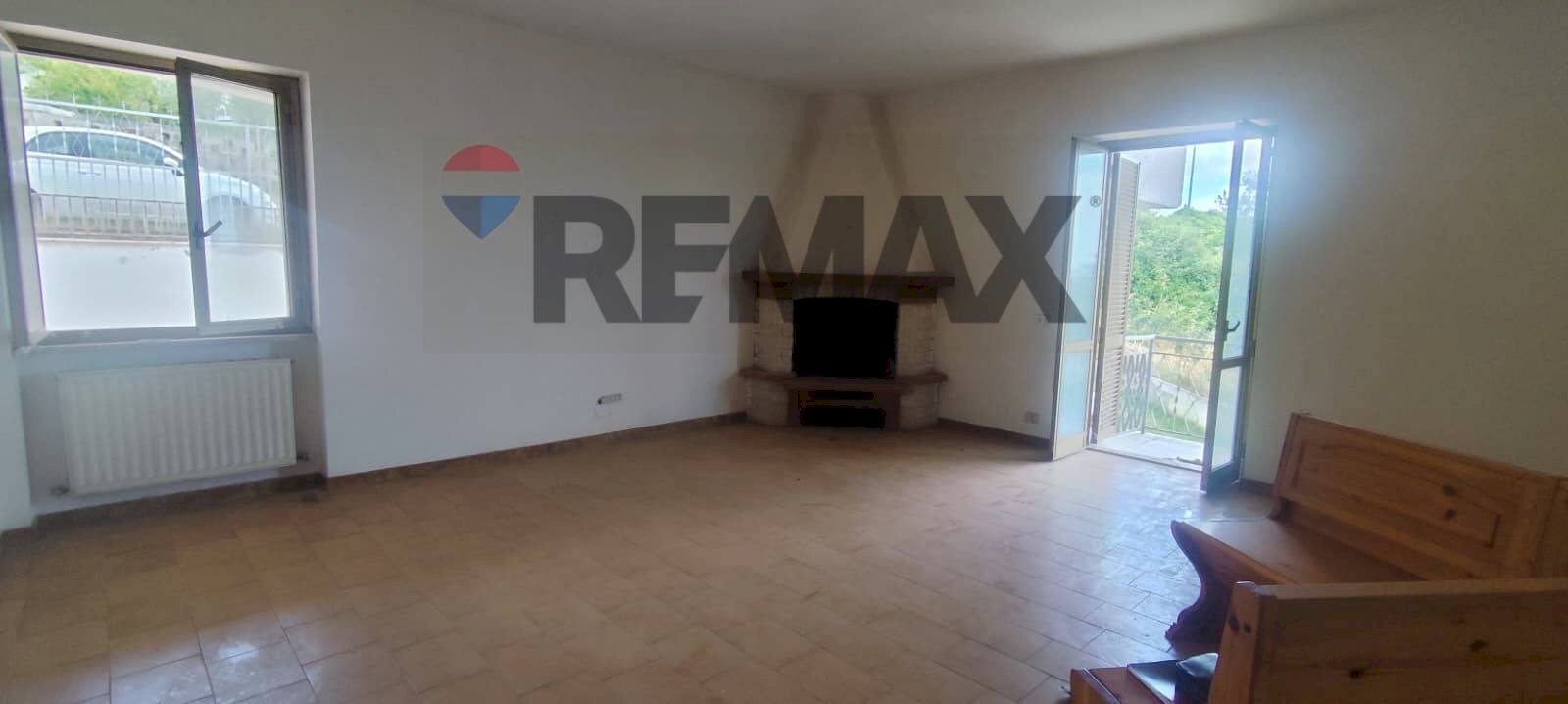 Stanza vuota - Appartamento VIA GIOVANNI TINTO
34, Fara in Sabina - foto 2